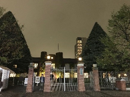 立教大學校門口